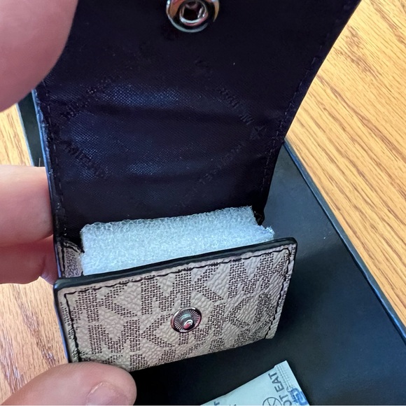 NIB Michael Kors AirPod Case in Hemp/Brown or Bright White - Picture 6 of 9